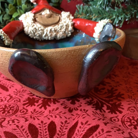 Whimsical signed BILL HICKS handmade glazed pottery Santa bowl - Picture 4 of 9